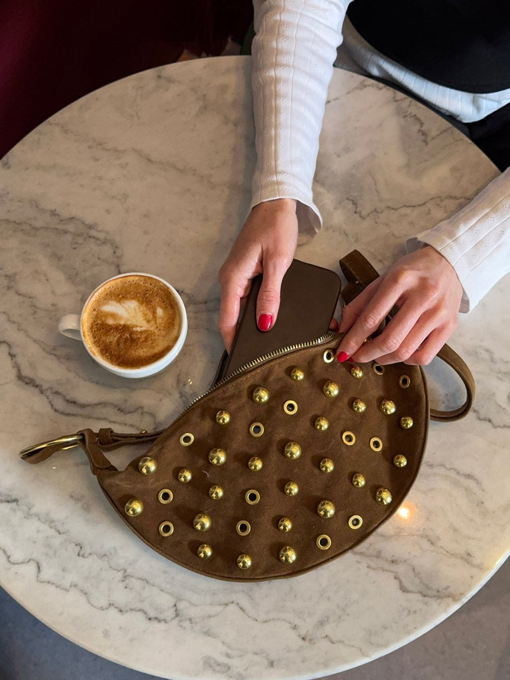 Bolso con tachuelas - Lara