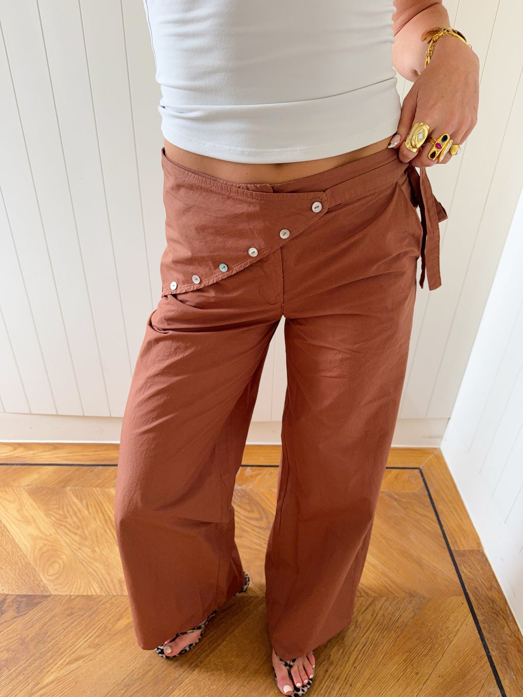 Pantalones con detalles - Alejandra