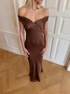 Vestido de satén con hombros descubiertos - Andie